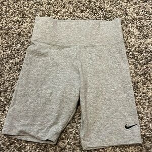NIKE Sportswear Leg-A-See biker shorts